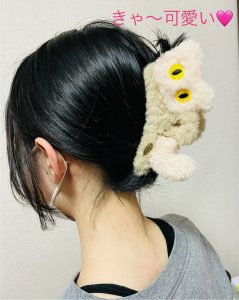 猫ちゃんが髪に乗ってる〜